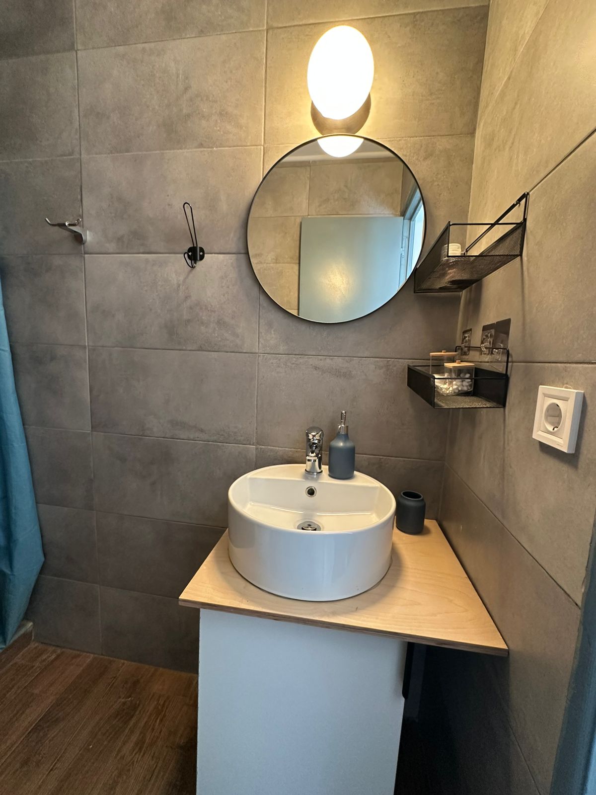 Zeus | Bright 1BR | Walk to Koukaki | 20' Acropolis 11