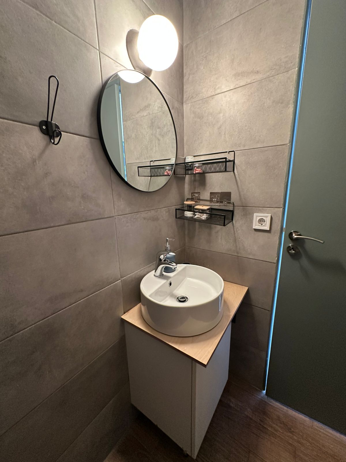 Zeus | Bright 1BR | Walk to Koukaki | 20' Acropolis 17