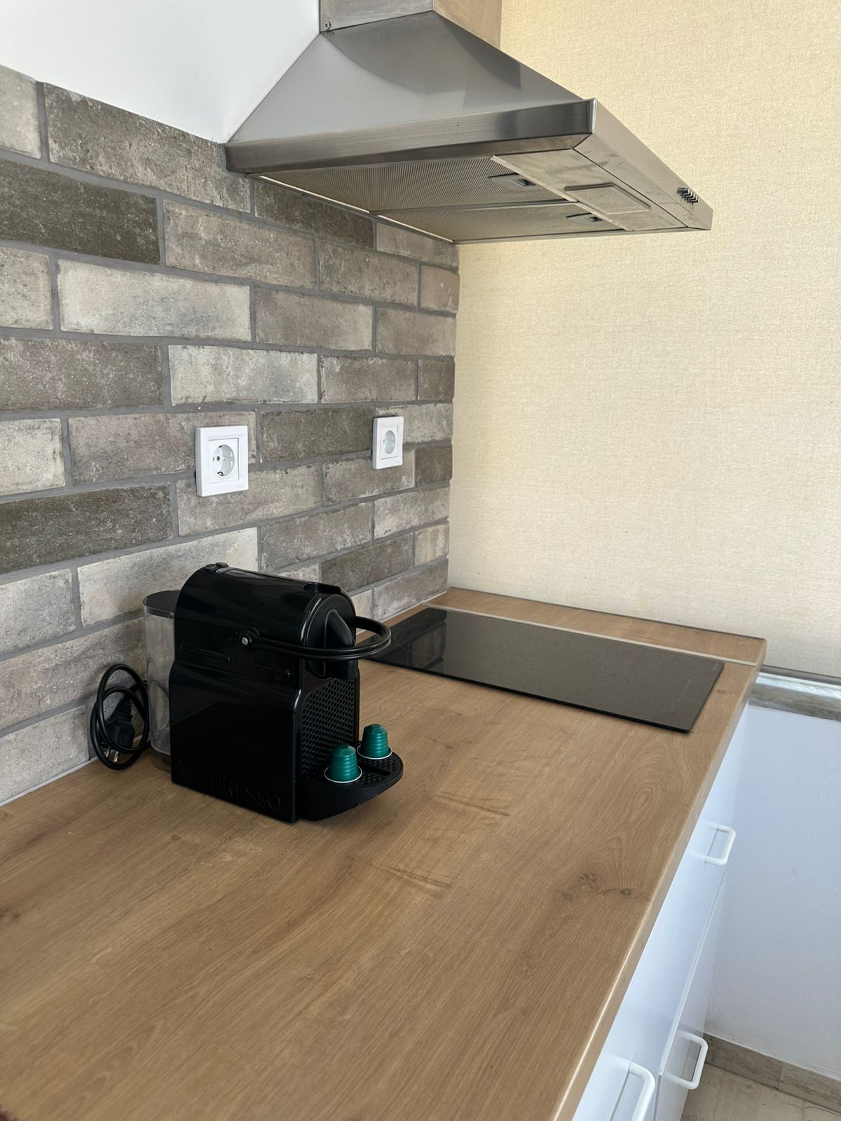 Zeus | Bright 1BR | Walk to Koukaki | 20' Acropolis 9