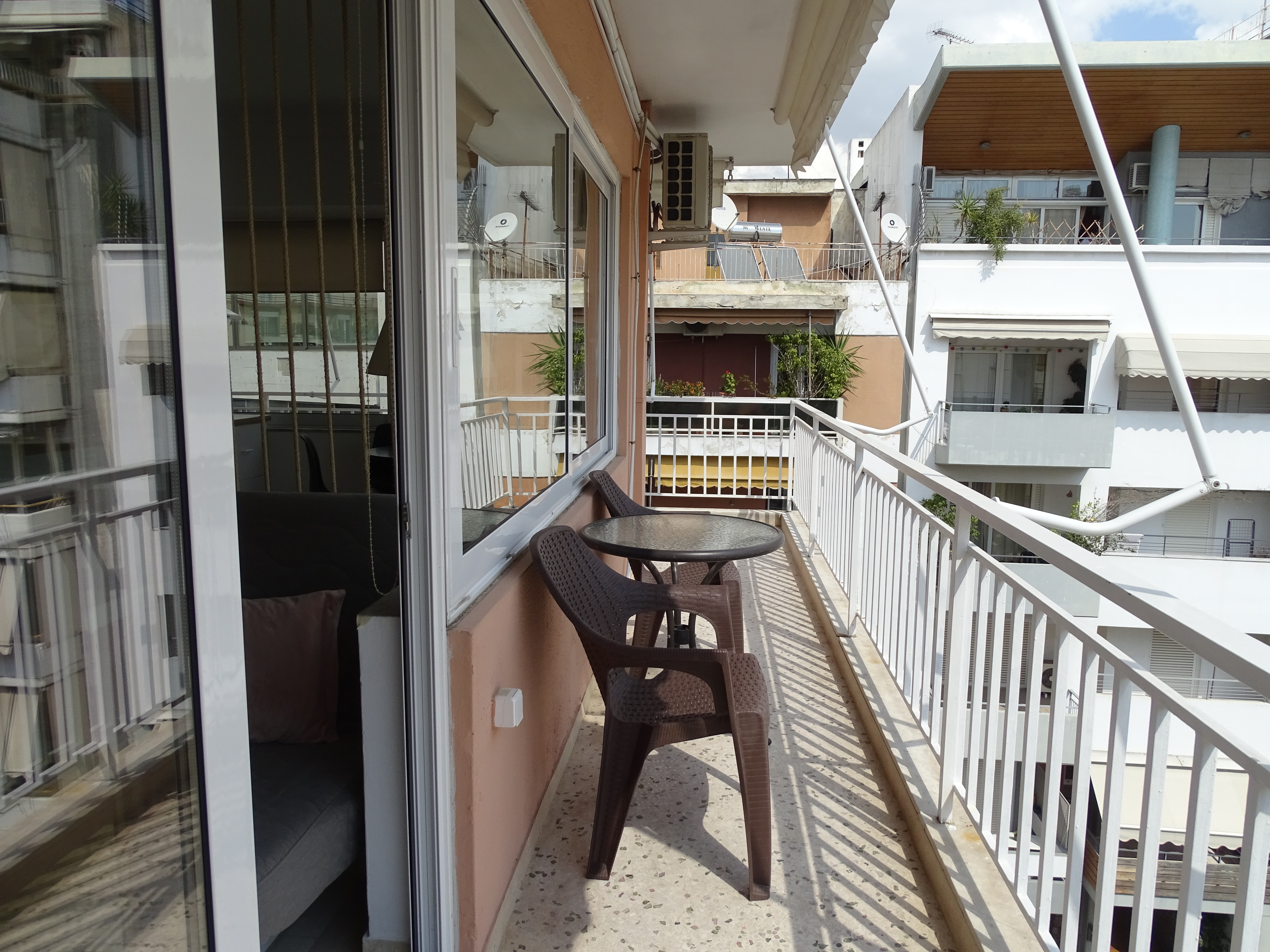Zeus | Bright 1BR | Walk to Koukaki | 20' Acropolis 10